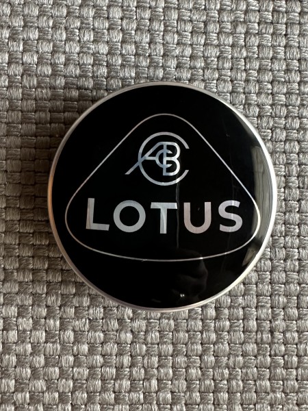 Lotus Felgendeckel EMIRA